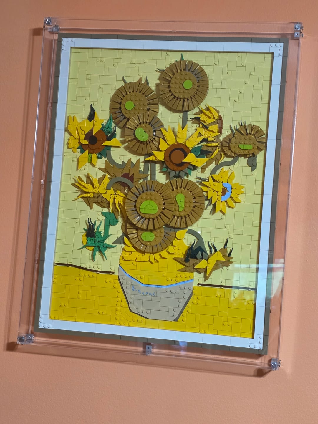 Customer photo review of Wall Mounted Display Case for LEGO® 31215 Art Vincent van Gogh – Sunflowers