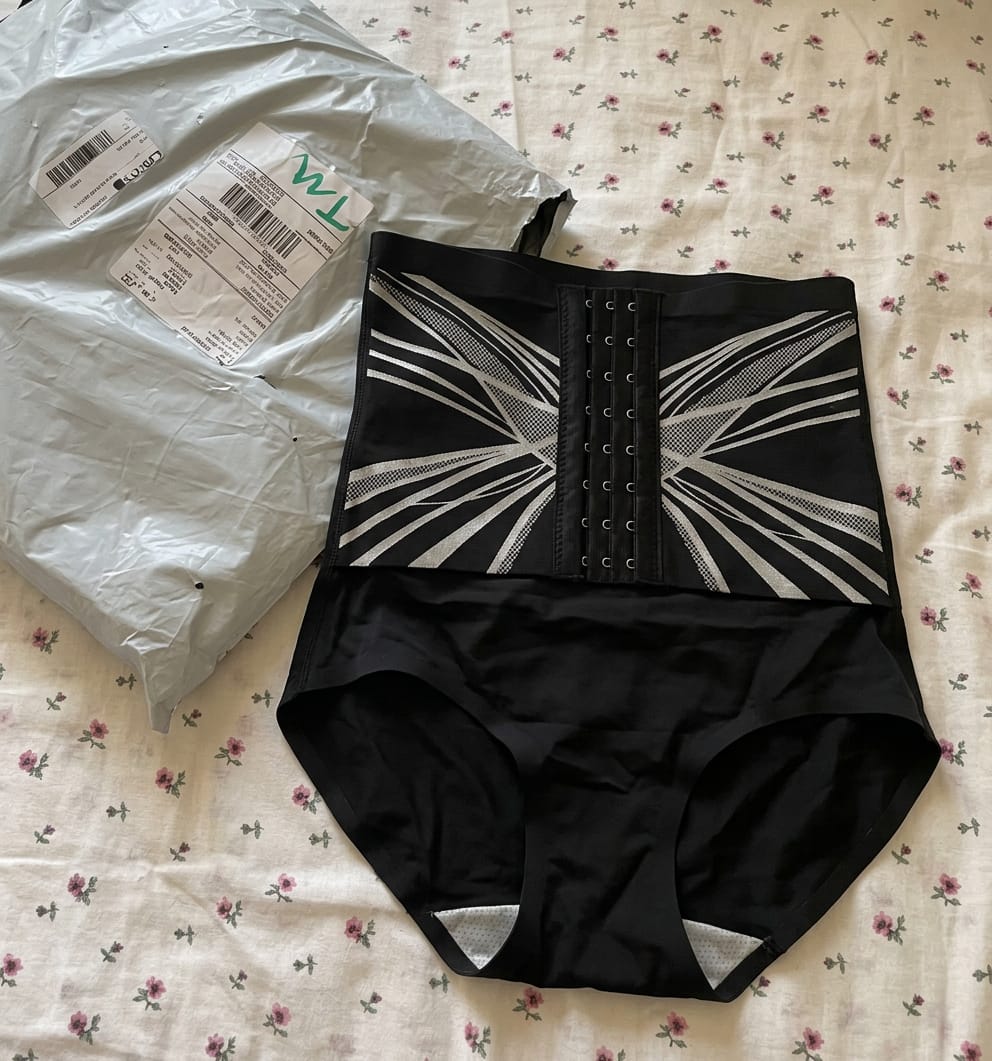 Customer photo review of Panty moldeador de abdomen Bajo