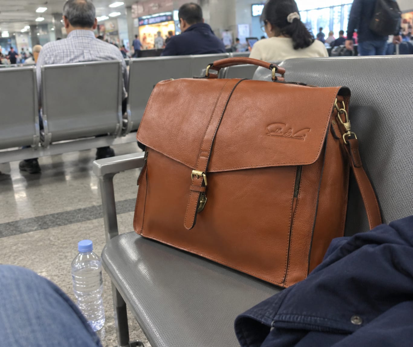 Customer photo review of Dominion | Leather Business Laptop Briefcase