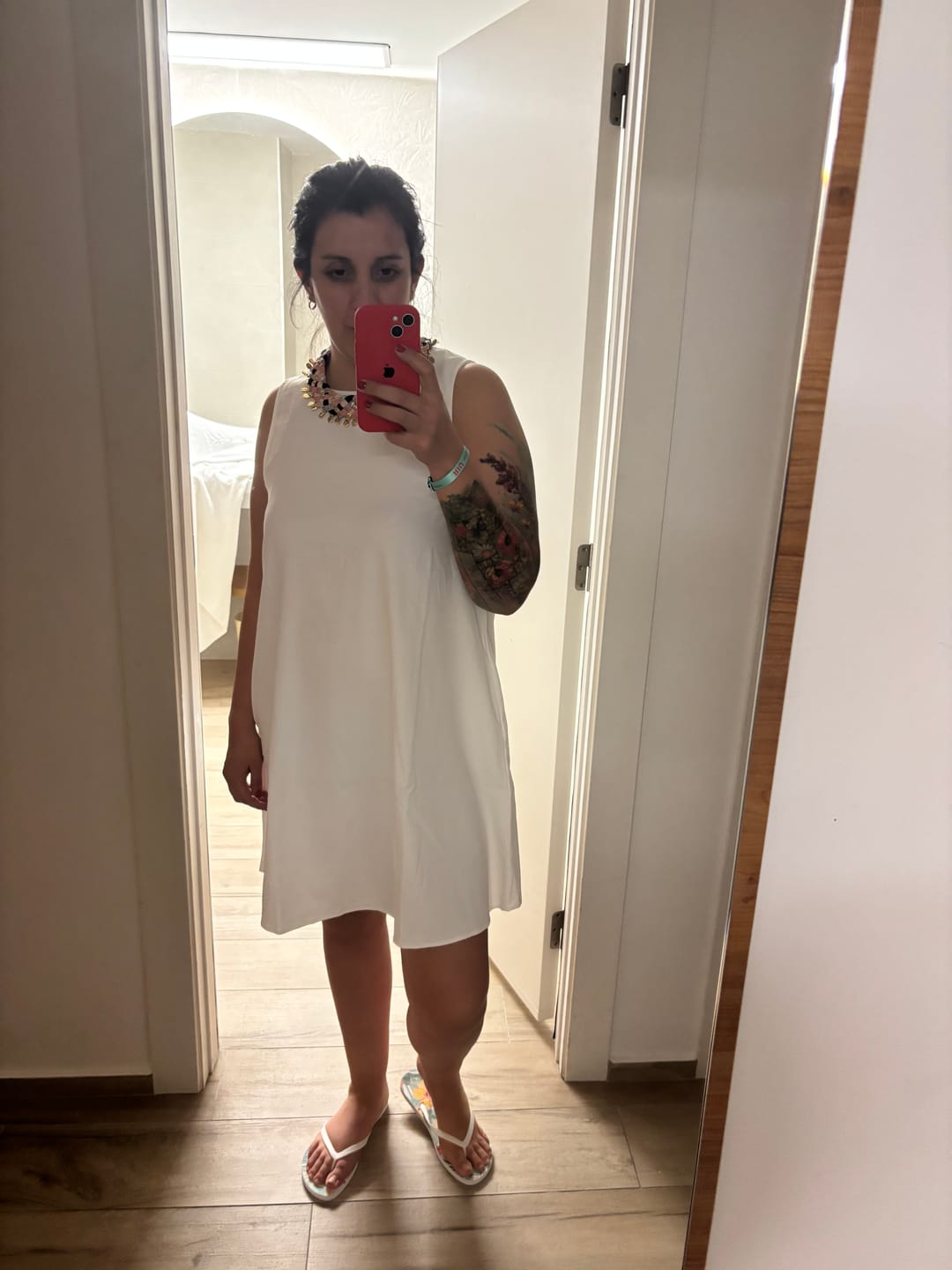 Customer photo review of Vestido Elena Corto blanco