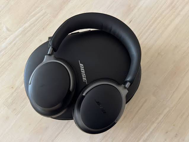 Customer photo review of New Quiet Comfort Ultra Wireless Noise Cancelling Headphones with Spatial Audio, Over-The-Ear Headphones with Mic, Up to 24 Hours of Battery Life, Black