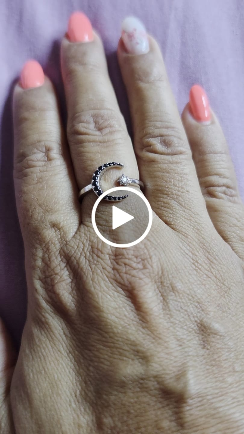 Customer video review of Anillo Luna Creciente