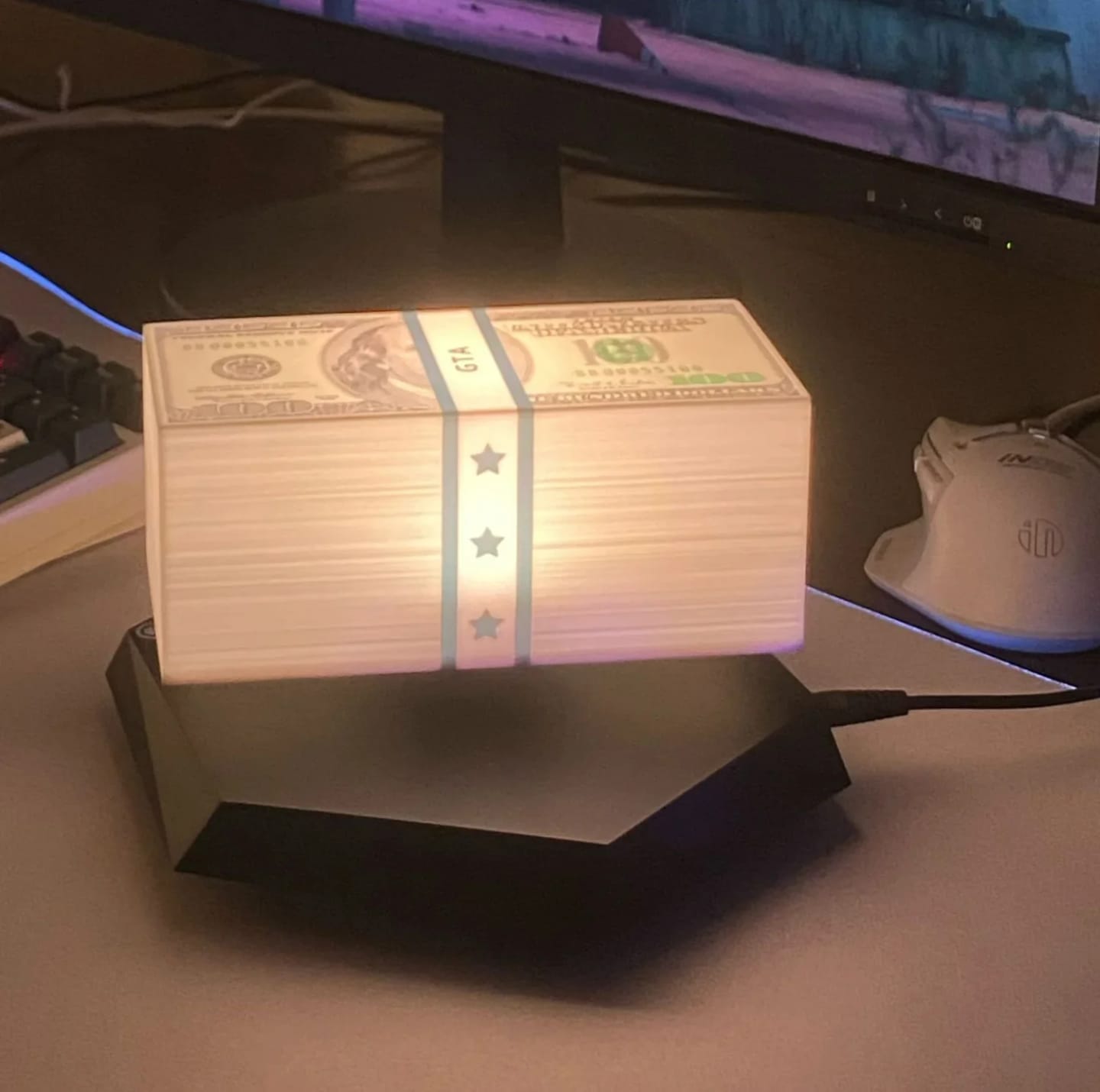 Customer photo review of VicePalm™ Floating Money Lamp