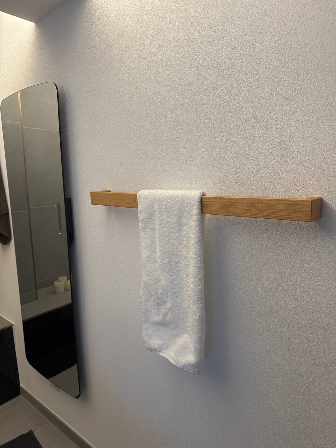 Customer photo review of Handtuchhalterung PLENAS aus Holz