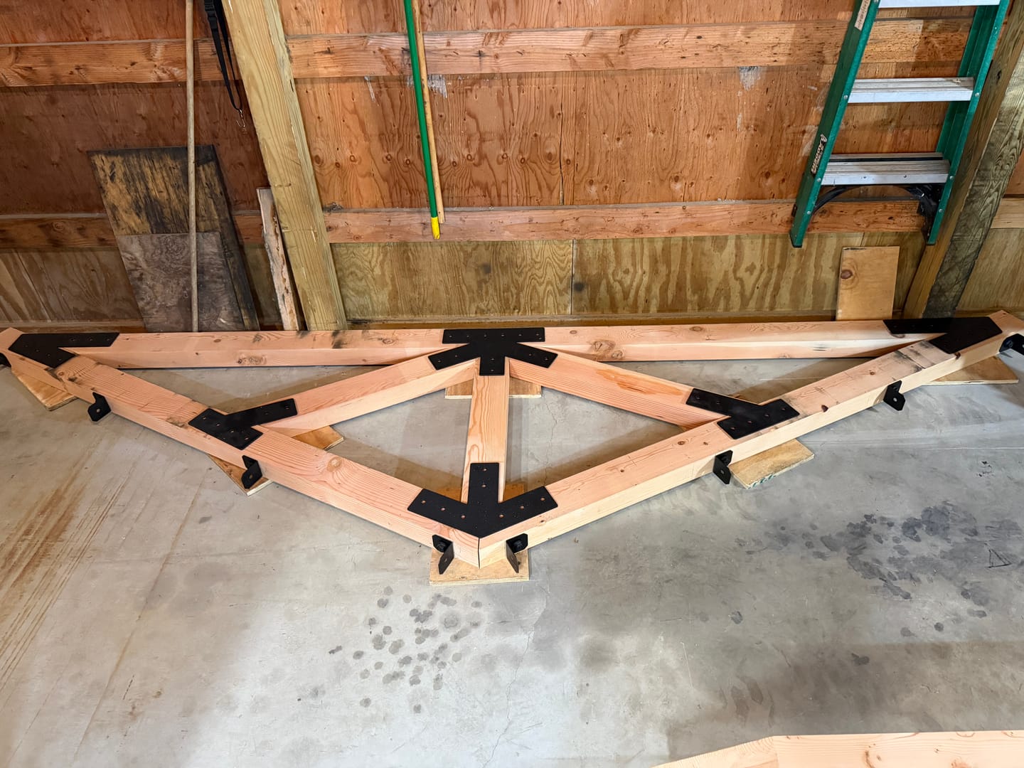 Customer photo review of 4 inch truss plate set for 6 inch beams - King post with diagonals - overhang ends - square