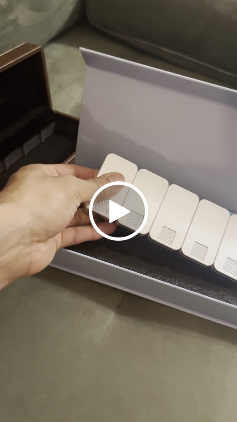 Customer video review of Weekly Case