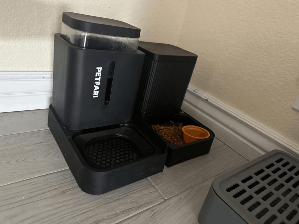 Customer photo review of Futter- & Wasserspender DuoFlow