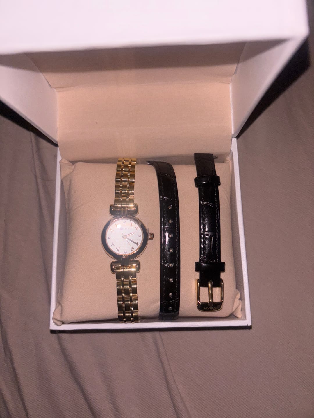 Customer photo review of LA ALMA MONTRE AMOVIBLE AVEC CHIFFRES ARABES