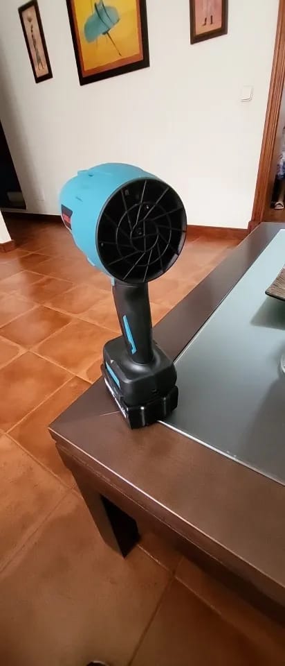 Customer photo review of TurboWind™ | Souffleur de feuilles sans fil puissant et léger