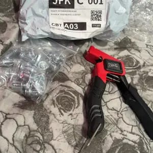 Customer photo review of GripNut Jack Nut Kit