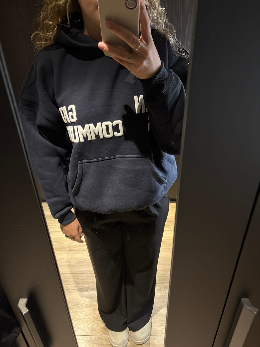 Customer photo review of GATED COMMUNITY HOODIE NAVY