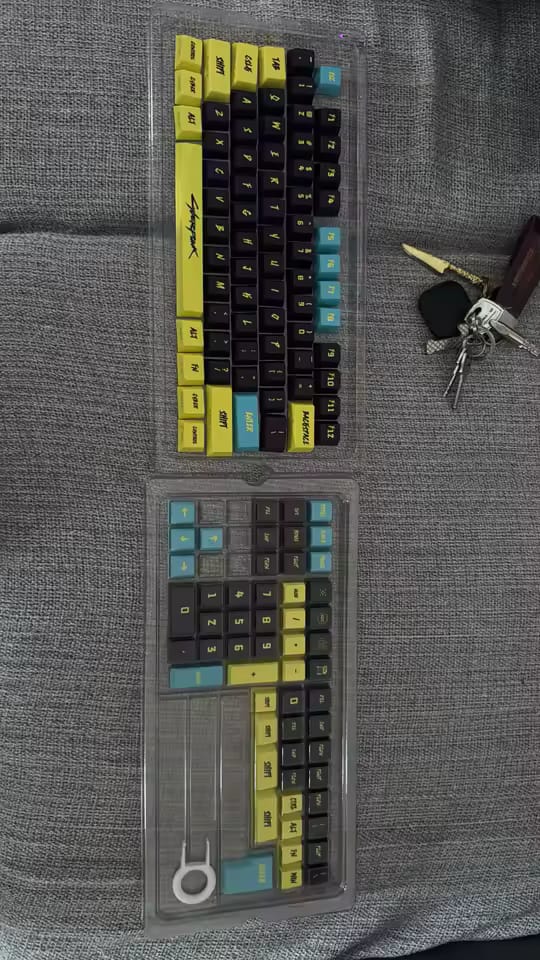 Customer photo review of Cyberpunk Keycaps Set