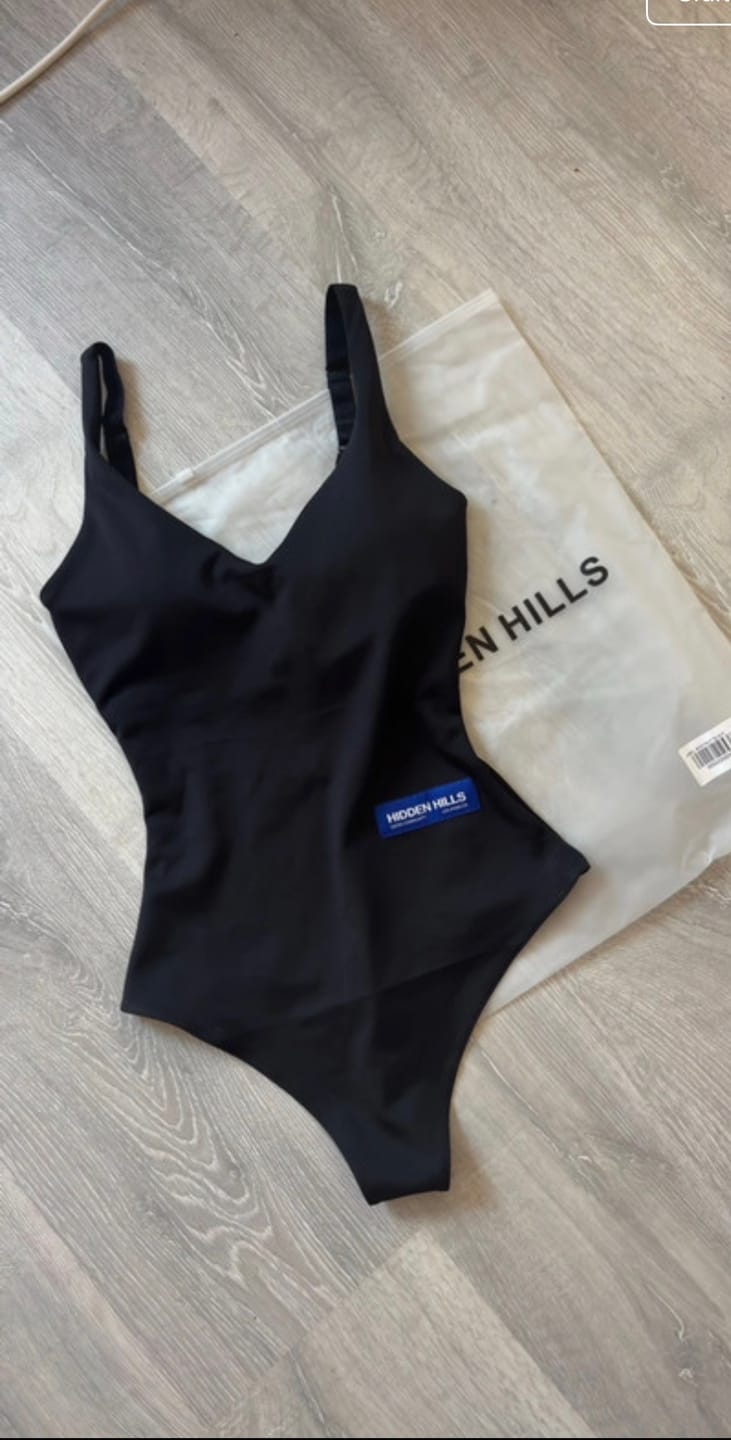 Recenzja produktu oparta na zdjęciu klienta: LABEL BODYSUIT BLACK