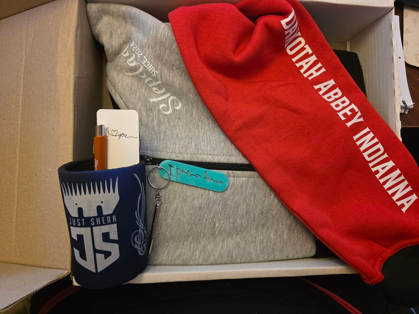 Customer photo review of Dad's Day Gift Box | Hoody & Gifts