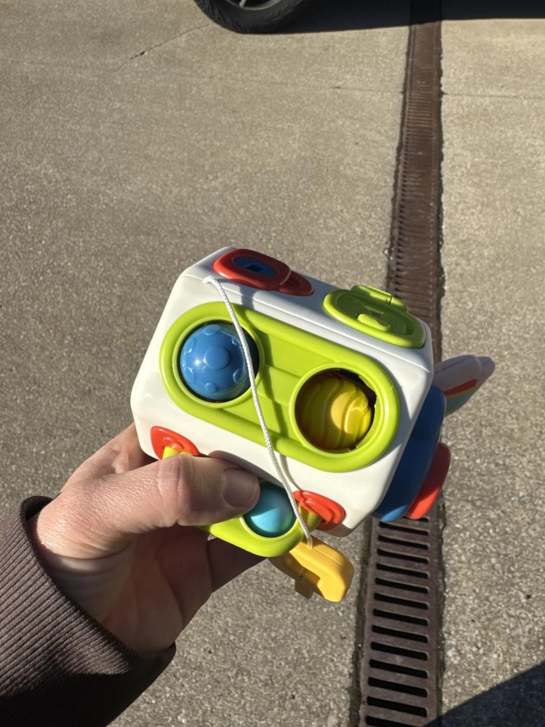 Customer photo review of 9-in-1 Beschäftigungswürfel Kleinkind | Montessori Sensorikspielzeug Motorik Lernspielzeug 1 bis 3 Jahre