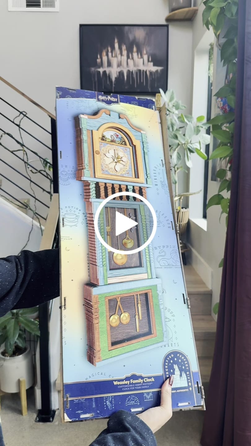 Customer video review of HANDCRAFTED WEASLEY™ MAGICAL 3D WOOD CLOCK - OFFICIALLY LICENSED