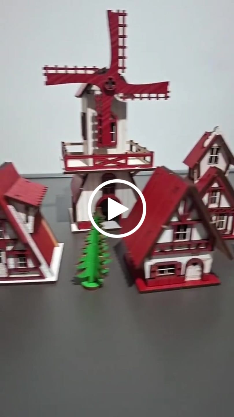 Customer video review of Decoração de Natal Vila completa com 4 Peças
