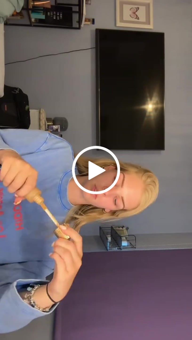 Customer video review of VINTAGE LOGO WASHED LONGSLEEVE T-SHIRT SKY BLUE/RED