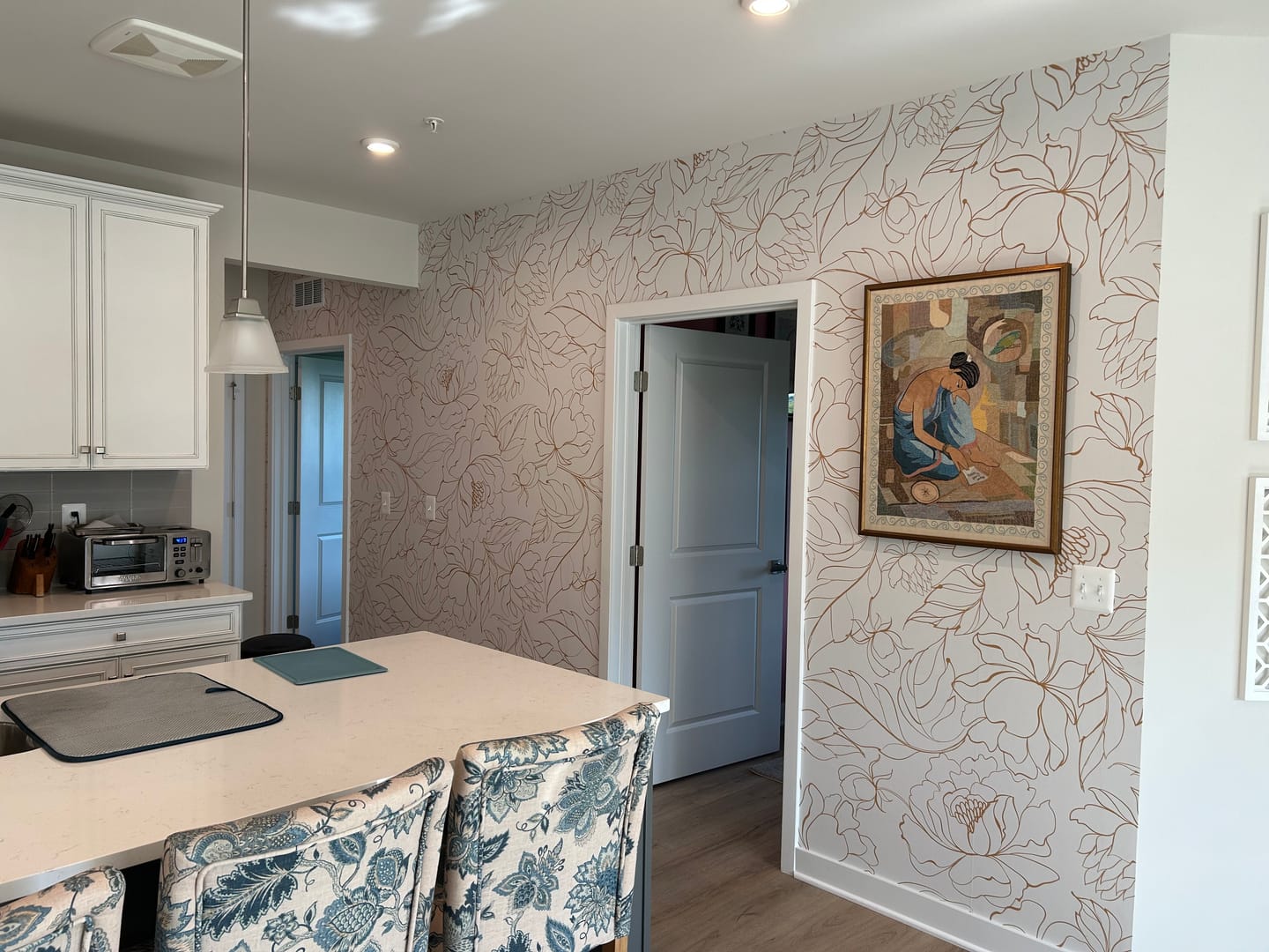 Customer photo review of Florian - White And Gold Botanical Flower and Leaves Wallpaper