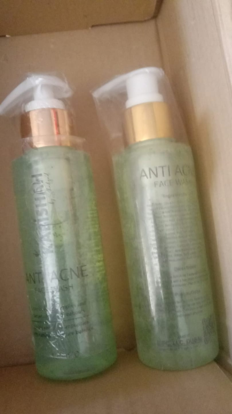 Customer photo review of ClearSkin Pro Anti Acne Face Wash Double Pack