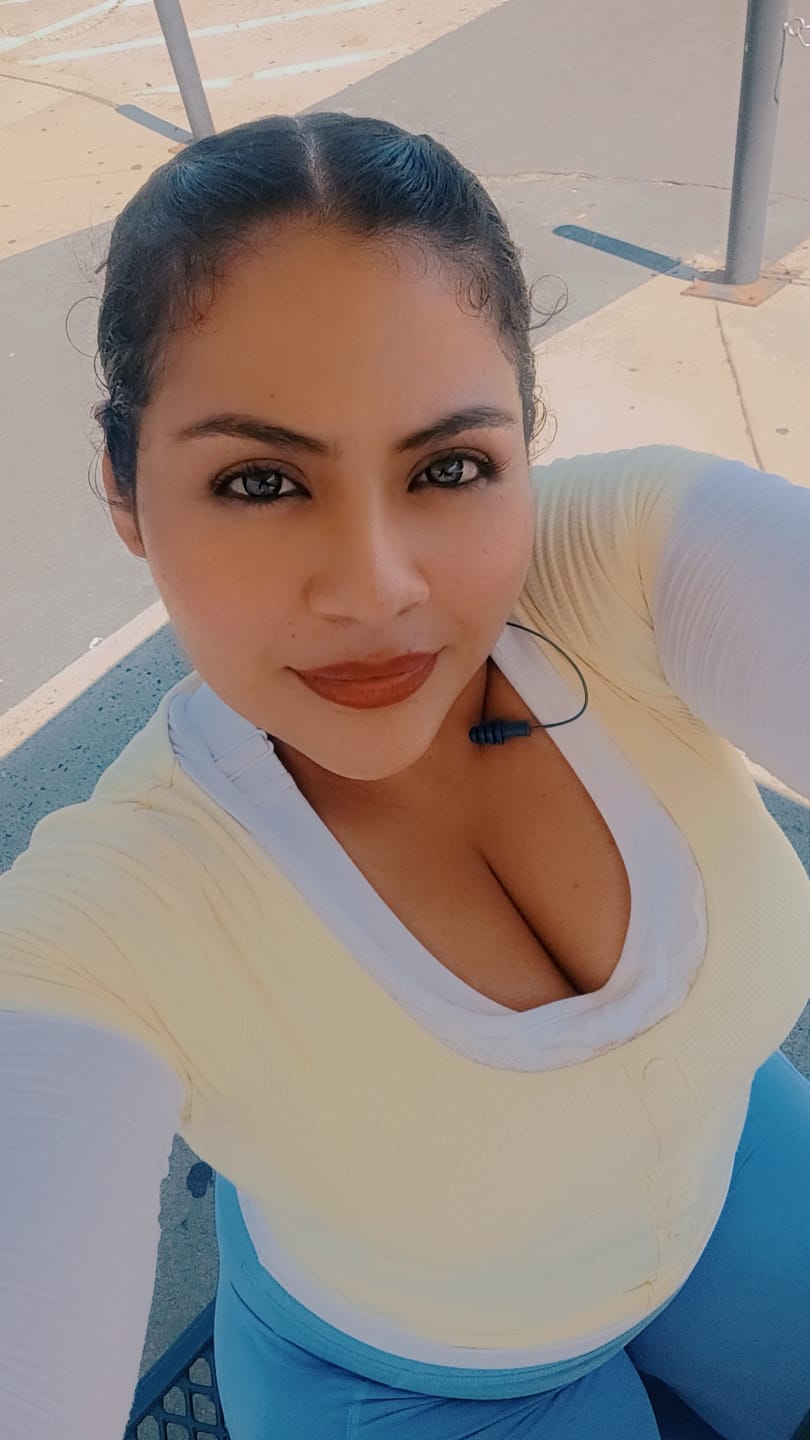 Customer photo review of Kohaku Light Brown Prescription Colored Contact Lenses