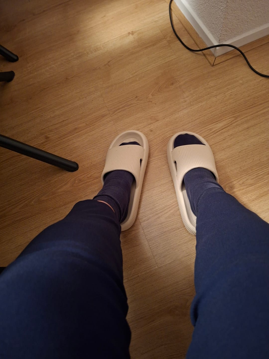 Customer photo review of HappyFlops Bogo