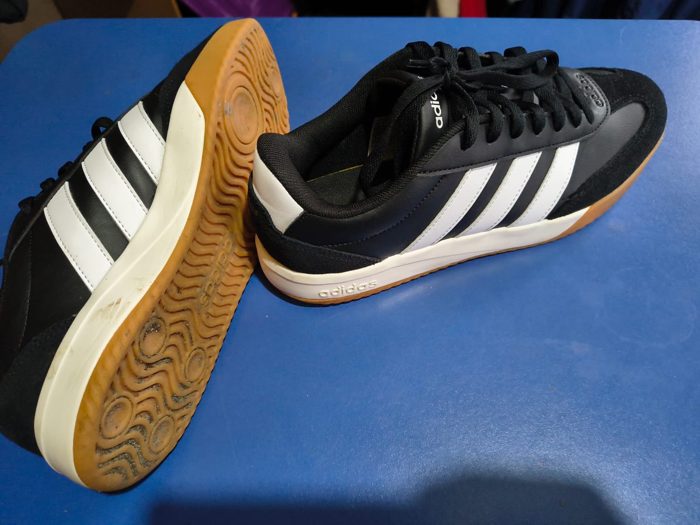 Customer photo review of Zapatilla Adidas Vl Court Fc Hombre Negro