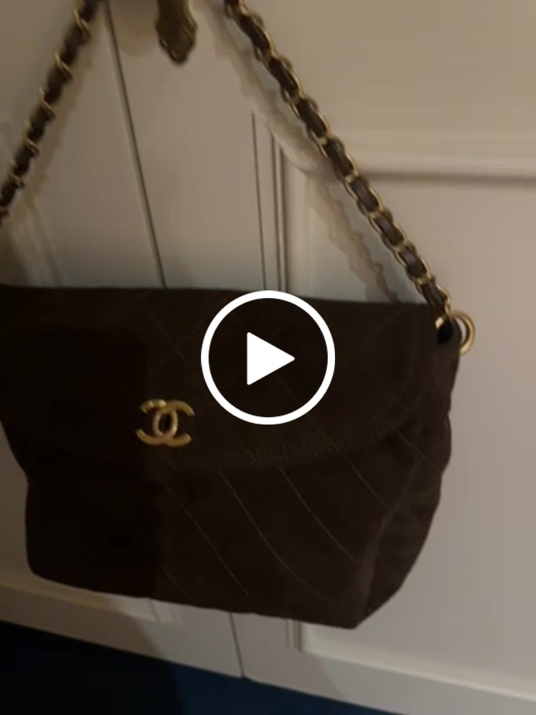 Customer video review of CC 26C Messenger Bag Coffee Brown Quited Suede