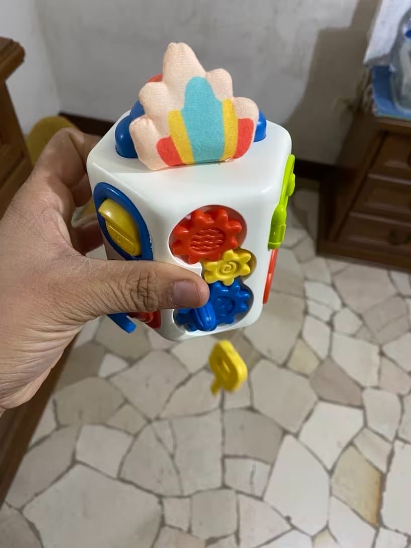 Customer photo review of 9-in-1 Beschäftigungswürfel Kleinkind | Montessori Sensorikspielzeug Motorik Lernspielzeug 1 bis 3 Jahre