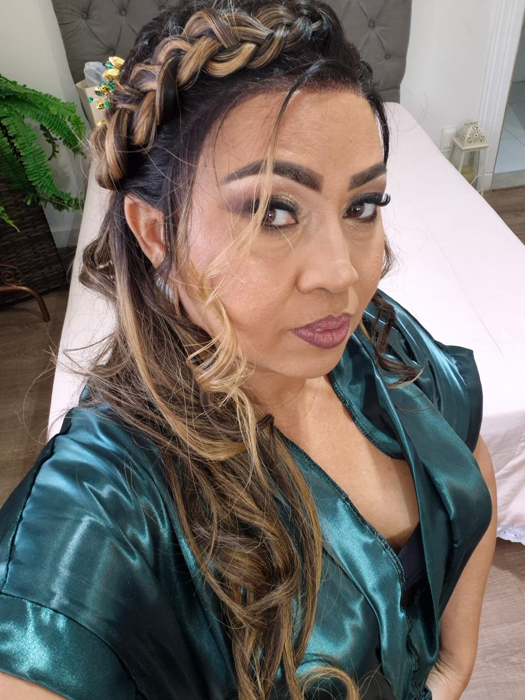 Customer photo review of Lace Front Gardenia Castanho com Luzes 27YA Ondulada - Repartição Livre 13x4