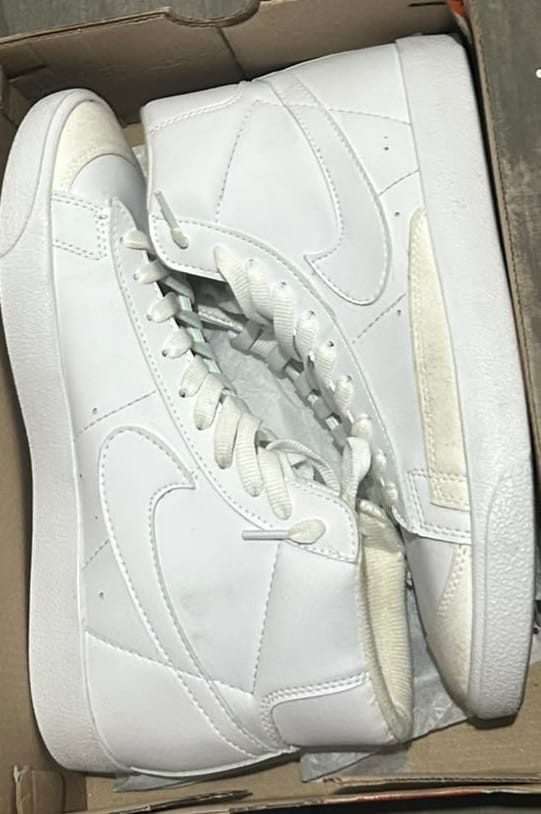 Customer photo review of Tenis Blazer Bota Blanco Total