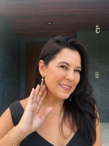 Customer photo review of Golden Aura Radiance Pendant Necklace