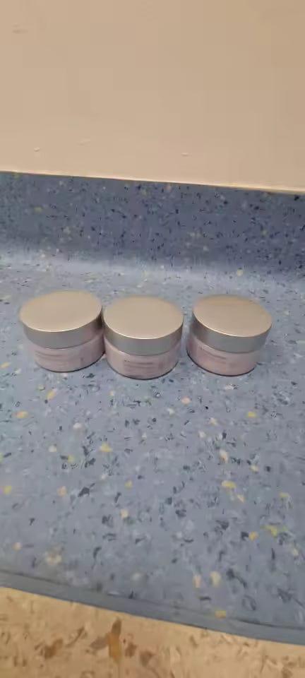 Customer photo review of קרם לצוואר רפוי וקמטוטים - למראה מתוח, מוצק וצעיר יותר