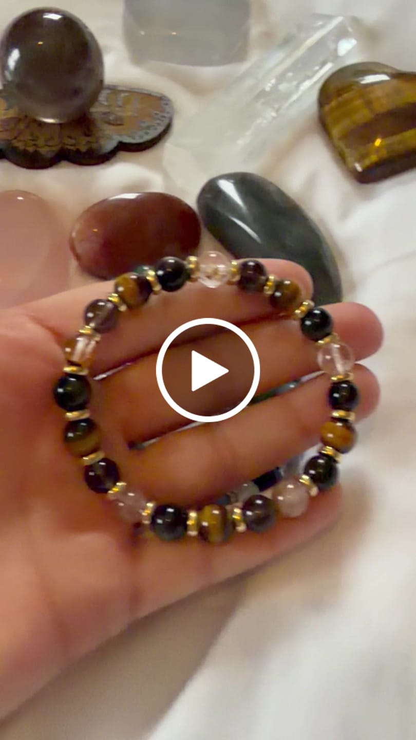 Customer video review of Kiki Crystal DIY Beads Mystery Capsules – Collect, Match & Create Your Own Bracelet！✨