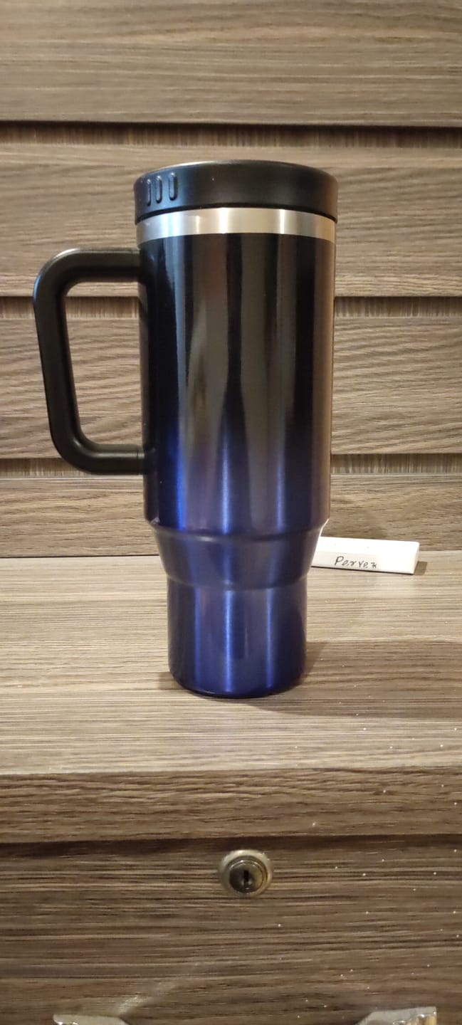 Customer photo review of Tyeso Aura Gradient Travel Tumbler 1200ml Black & Blue