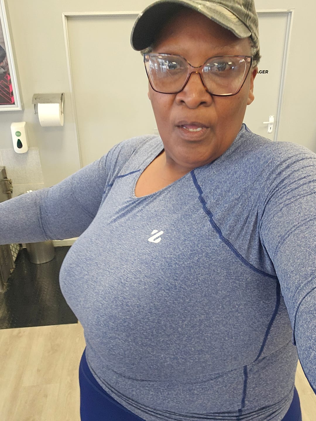 Customer photo review of Women’s Breathable Long Sleeve Gym Set