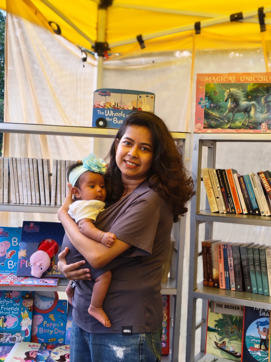 Customer photo review of Women's Newborn T-Shirt Carrier(0-1 year)