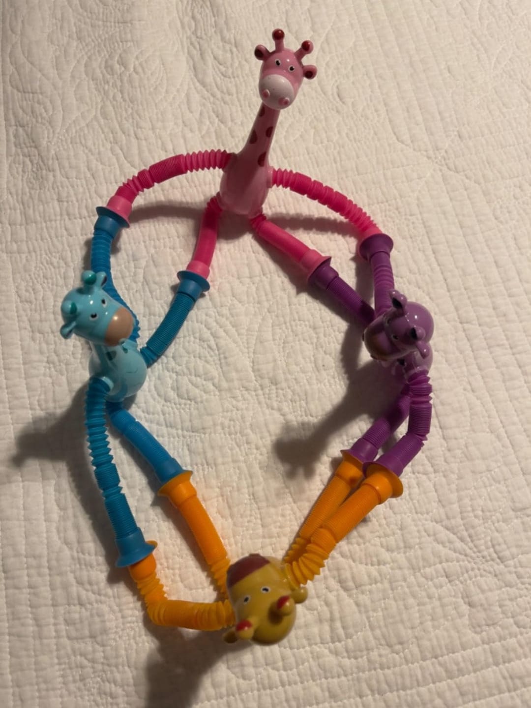 Customer photo review of Dehnbare Giraffe Fidget Toy | Saugnapf Sensorik Röhren Stressabbau Antistress
