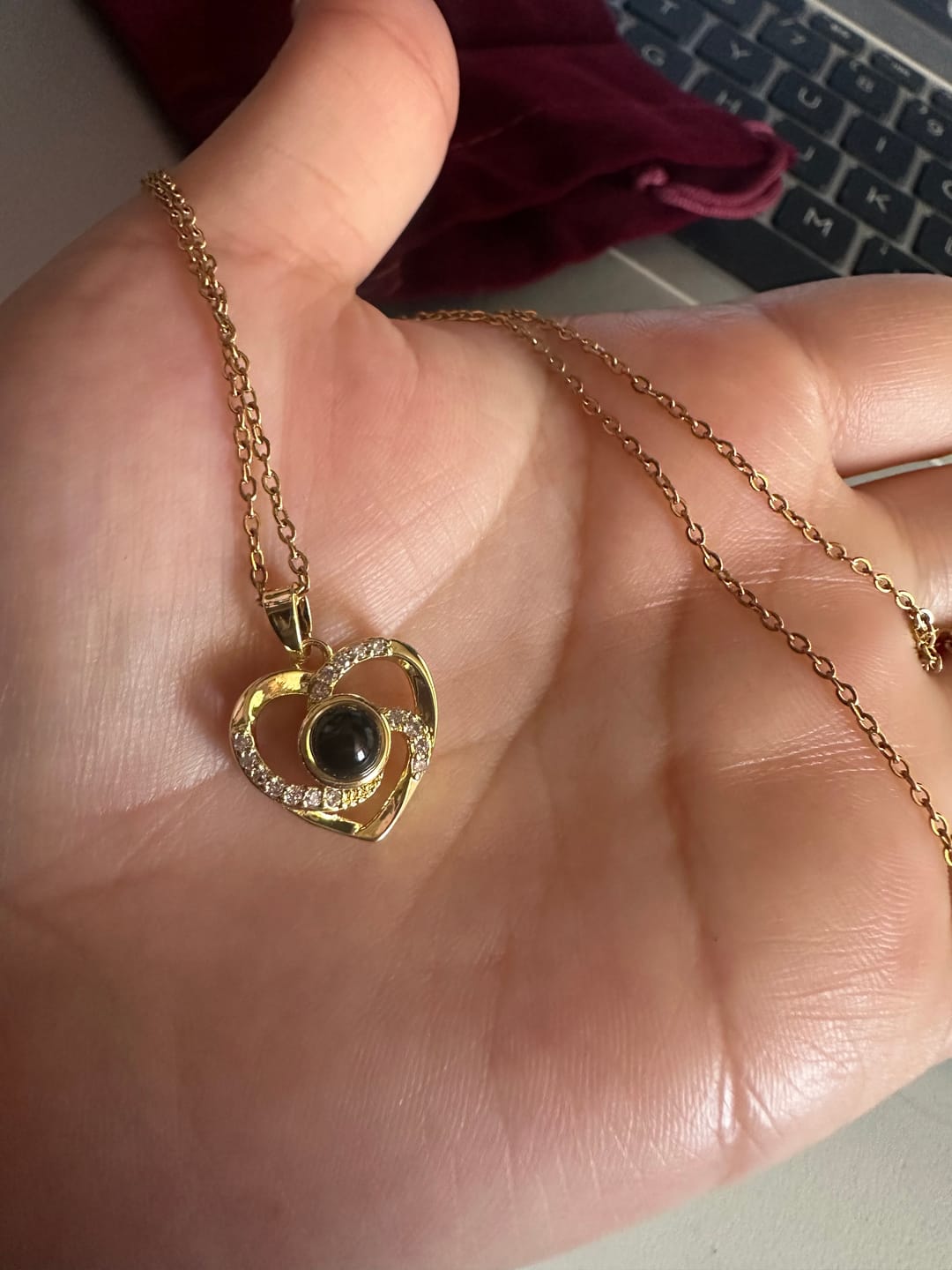 Customer photo review of Collar de corazón con foto personalizada de proyección