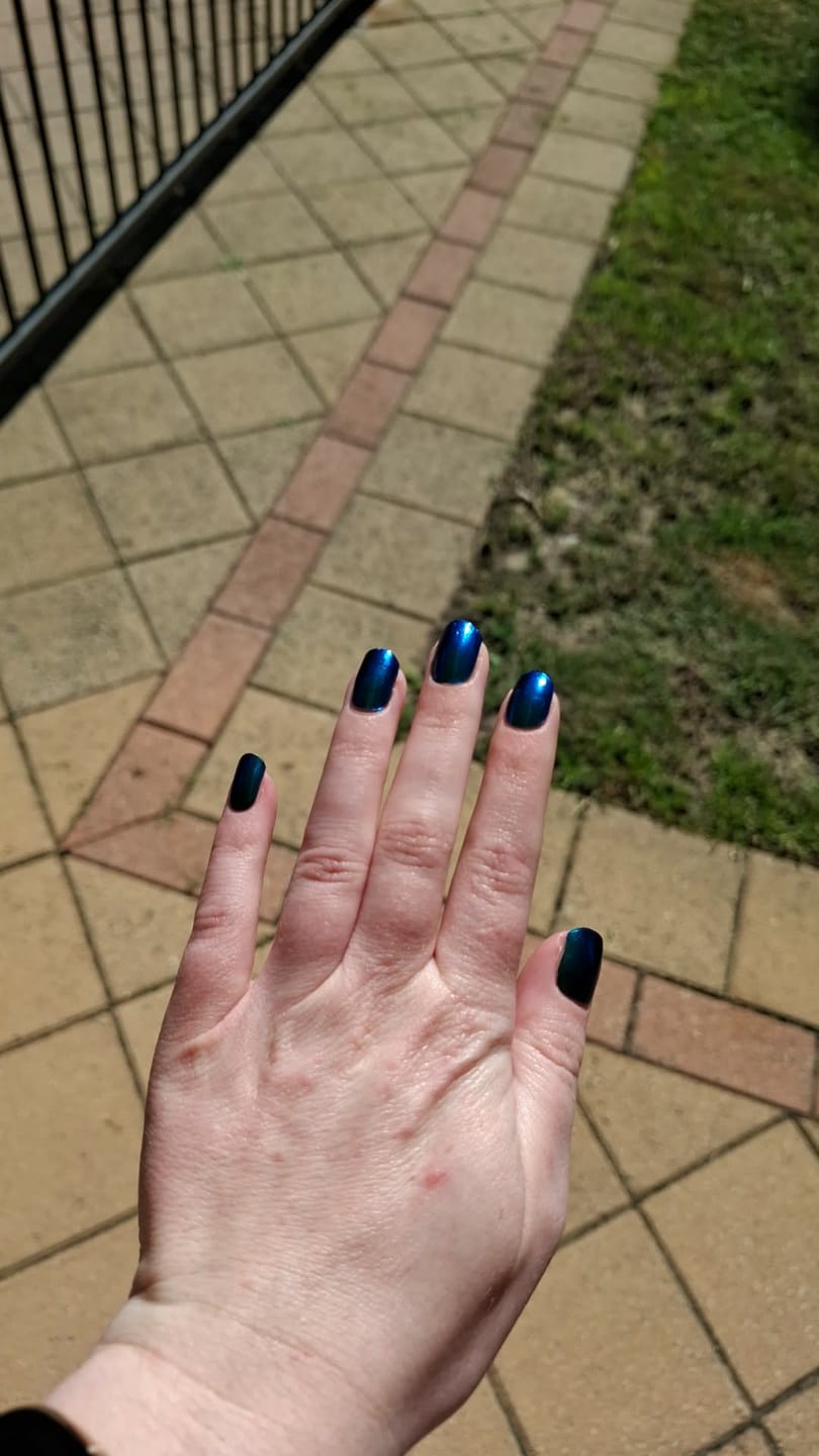 Customer photo review of Coastal Blue Green Chameleon DIY Semicured Gel Nail Sticker Kit