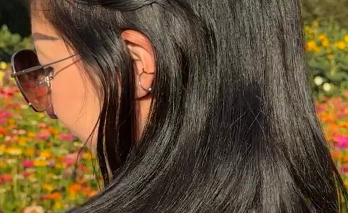 Customer photo review of Thin Band Ear Cuff