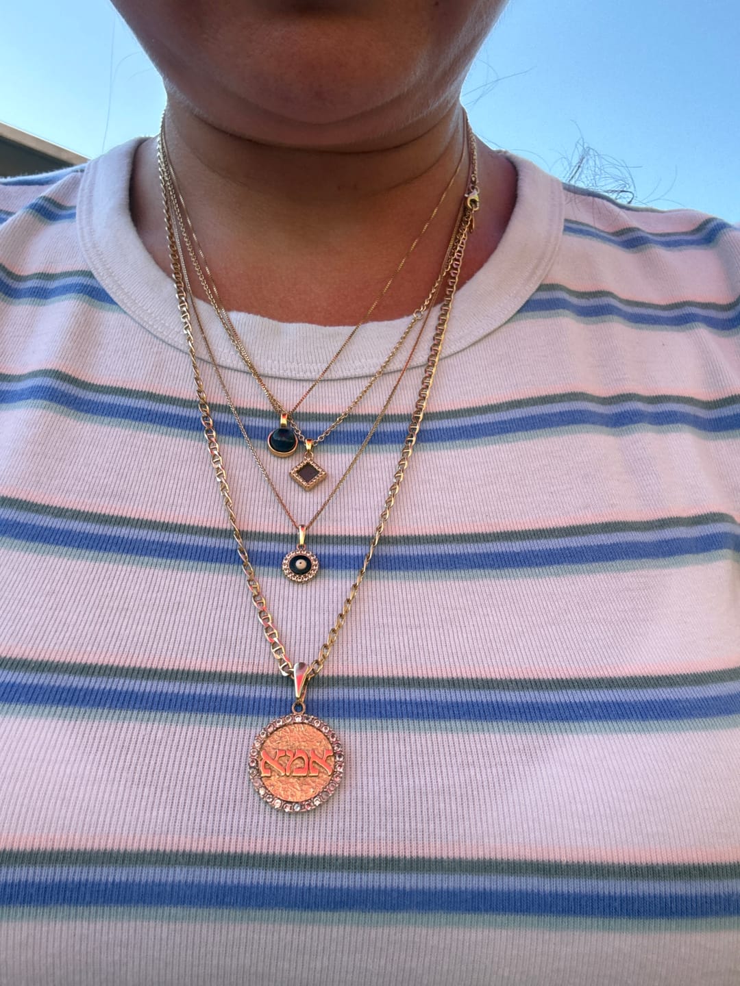 Customer photo review of Shiny Tanaor Necklace