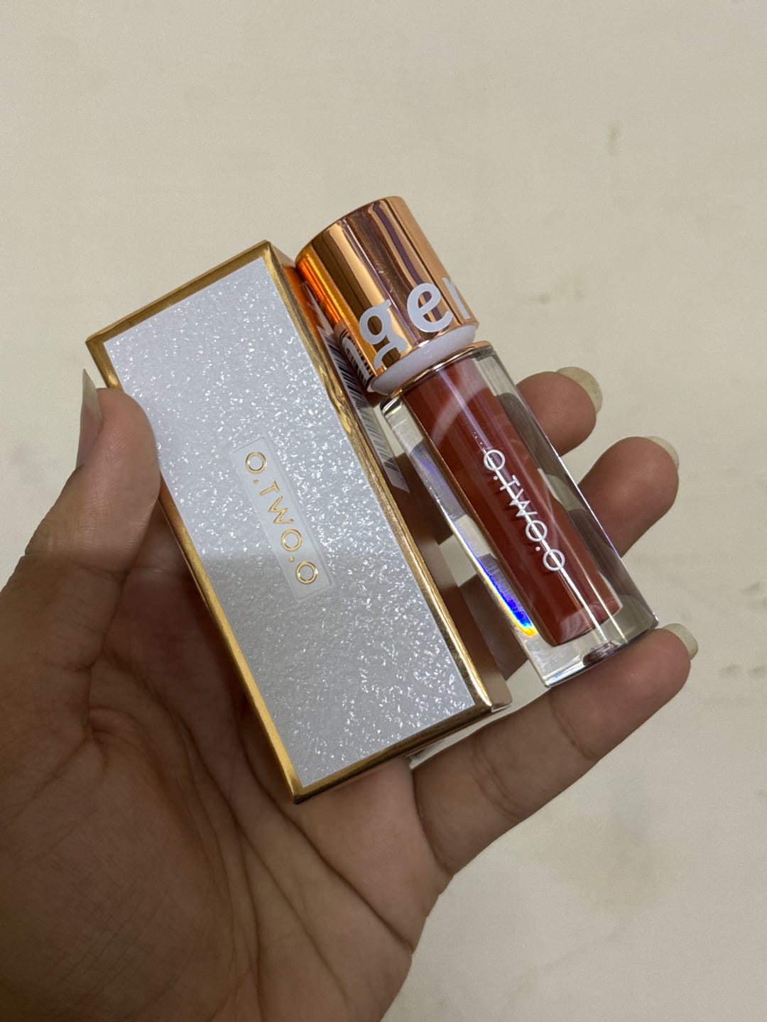 Customer photo review of O.TWO.O ULTRA STAY LOLEPOP LIPSTICK