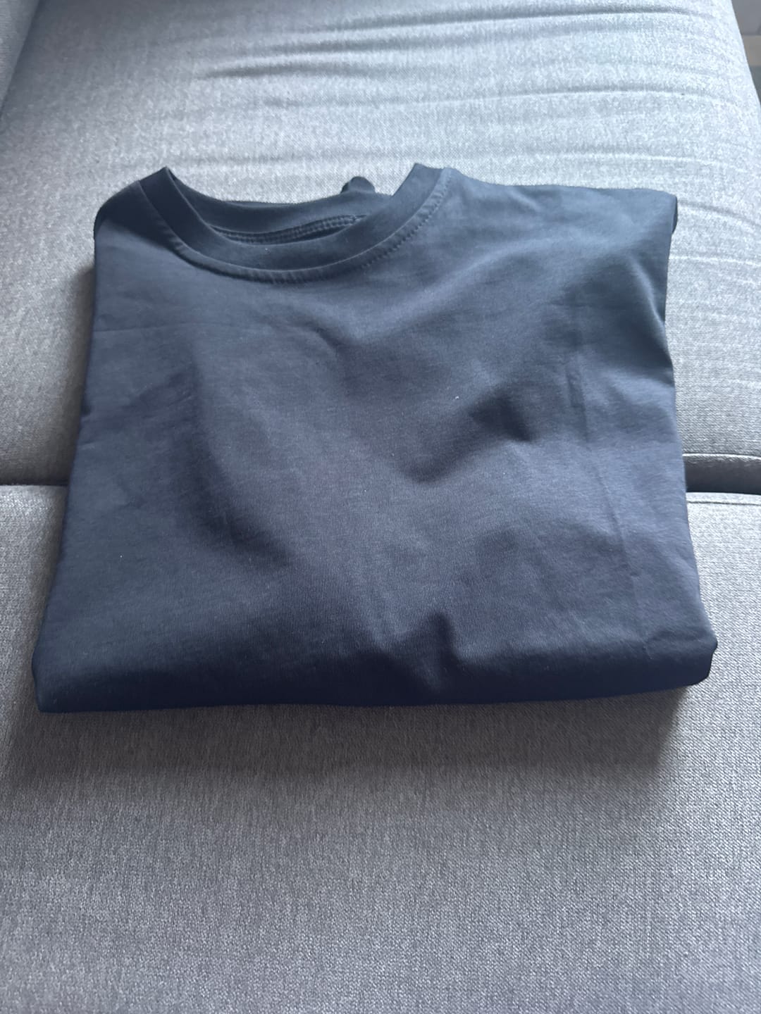 Customer photo review of T-Shirt Blanks Boxy Fit 190GSM Black