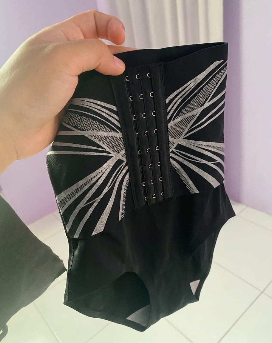 Customer photo review of Panty moldeador de abdomen Bajo