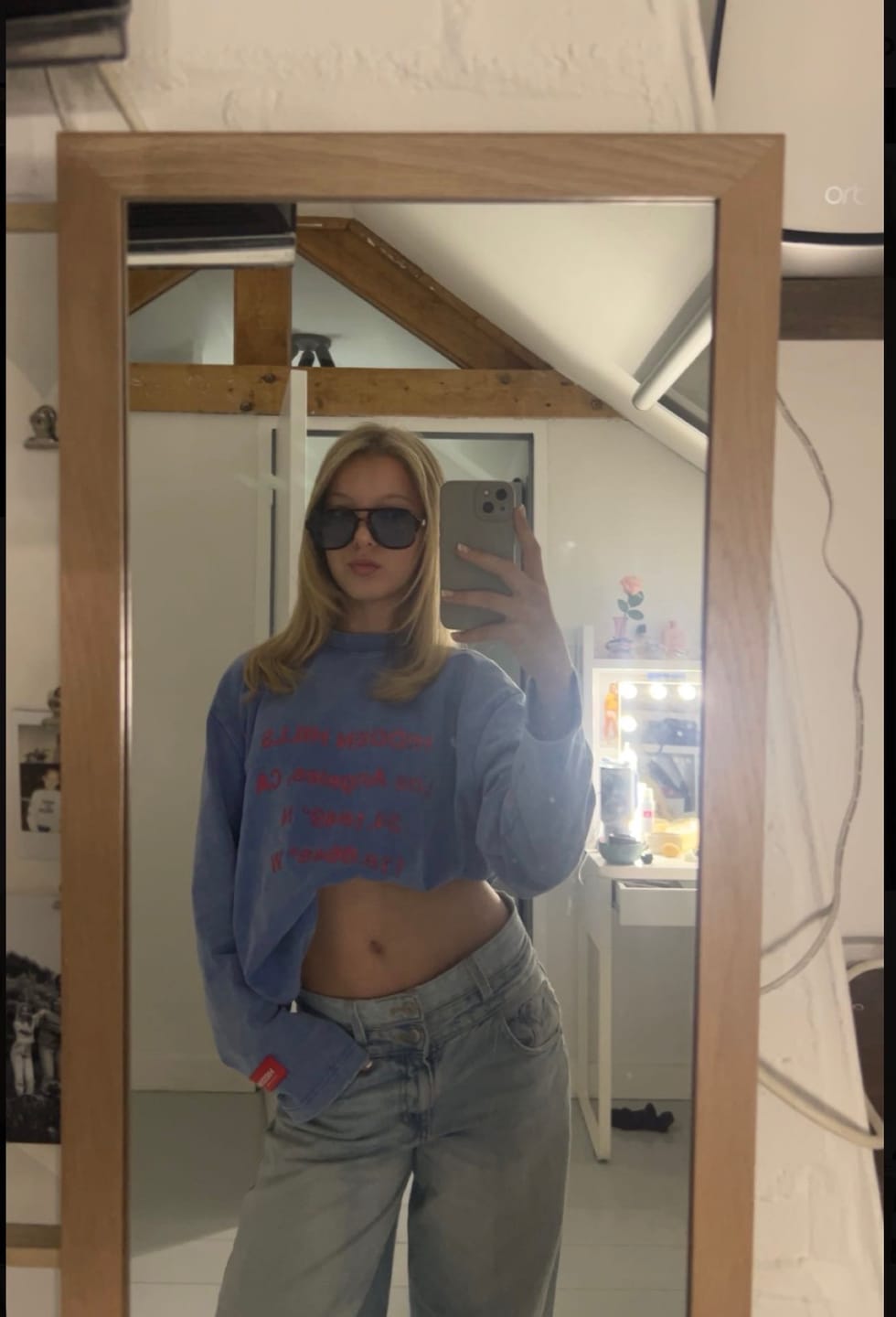 Customer photo review of VINTAGE LOGO WASHED LONGSLEEVE T-SHIRT SKY BLUE/RED