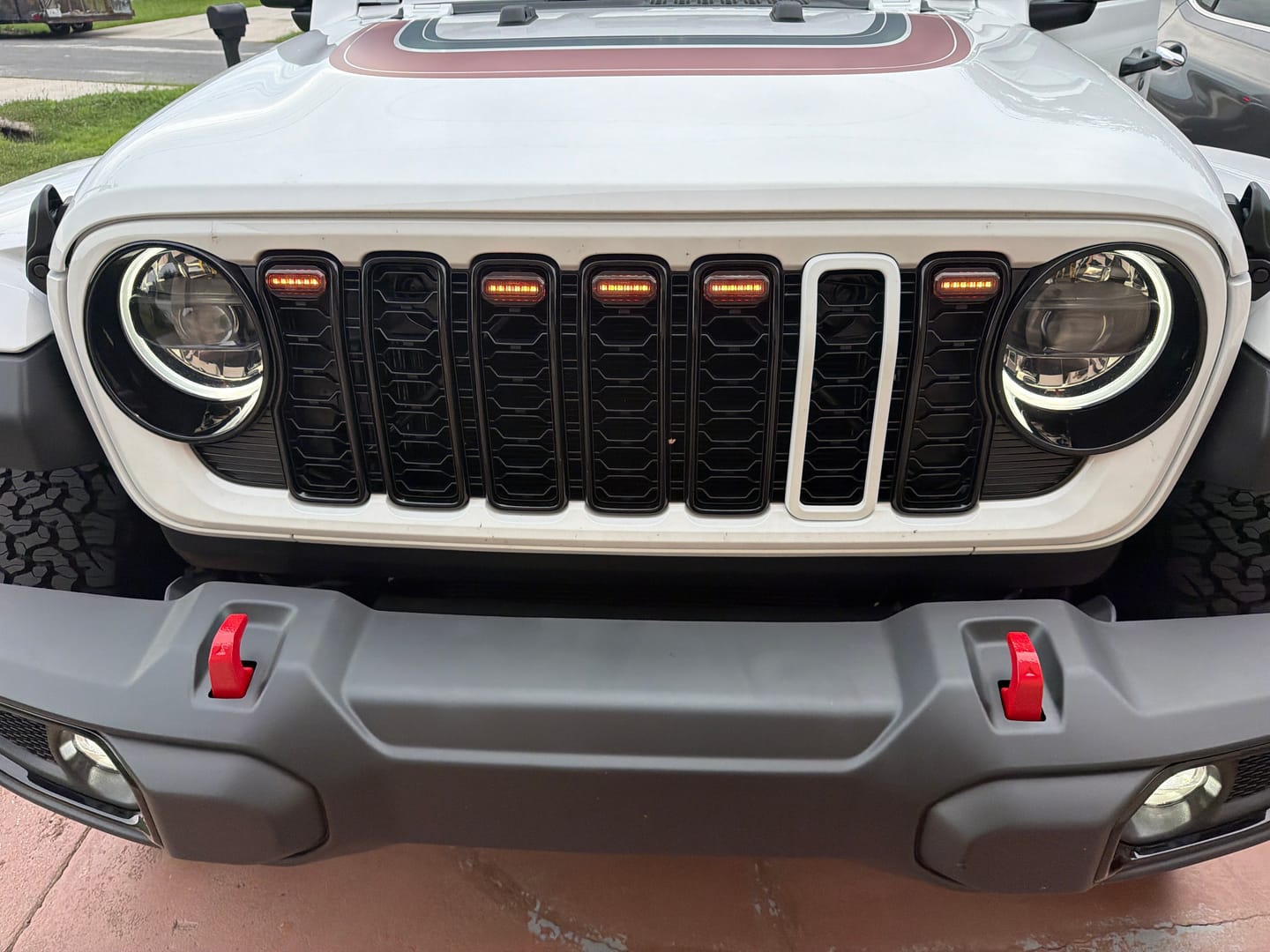 Customer photo review of Painted "Snap On" Accent Cover fits *24-26 Updated Jeep JL JT Grille