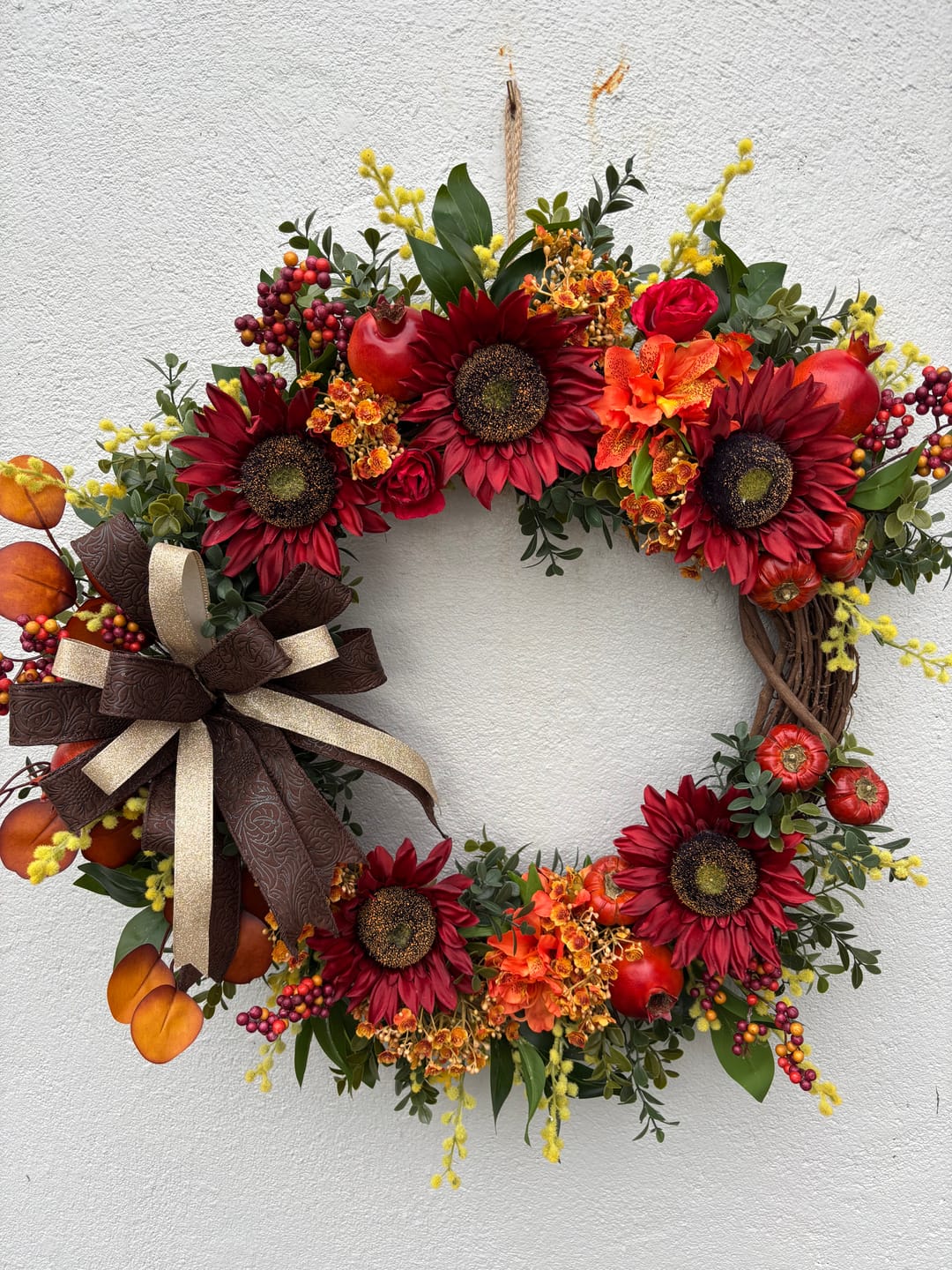 Customer photo review of 16" Round Grapevine Wreath - DECOE-035