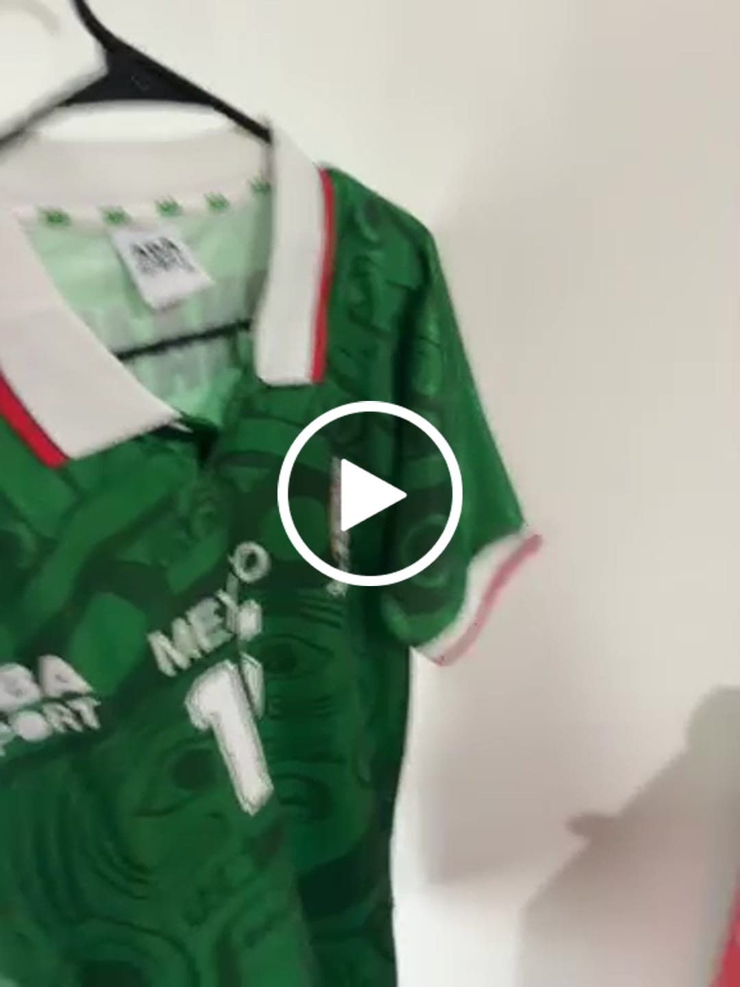 Customer video review of México 1998 Local