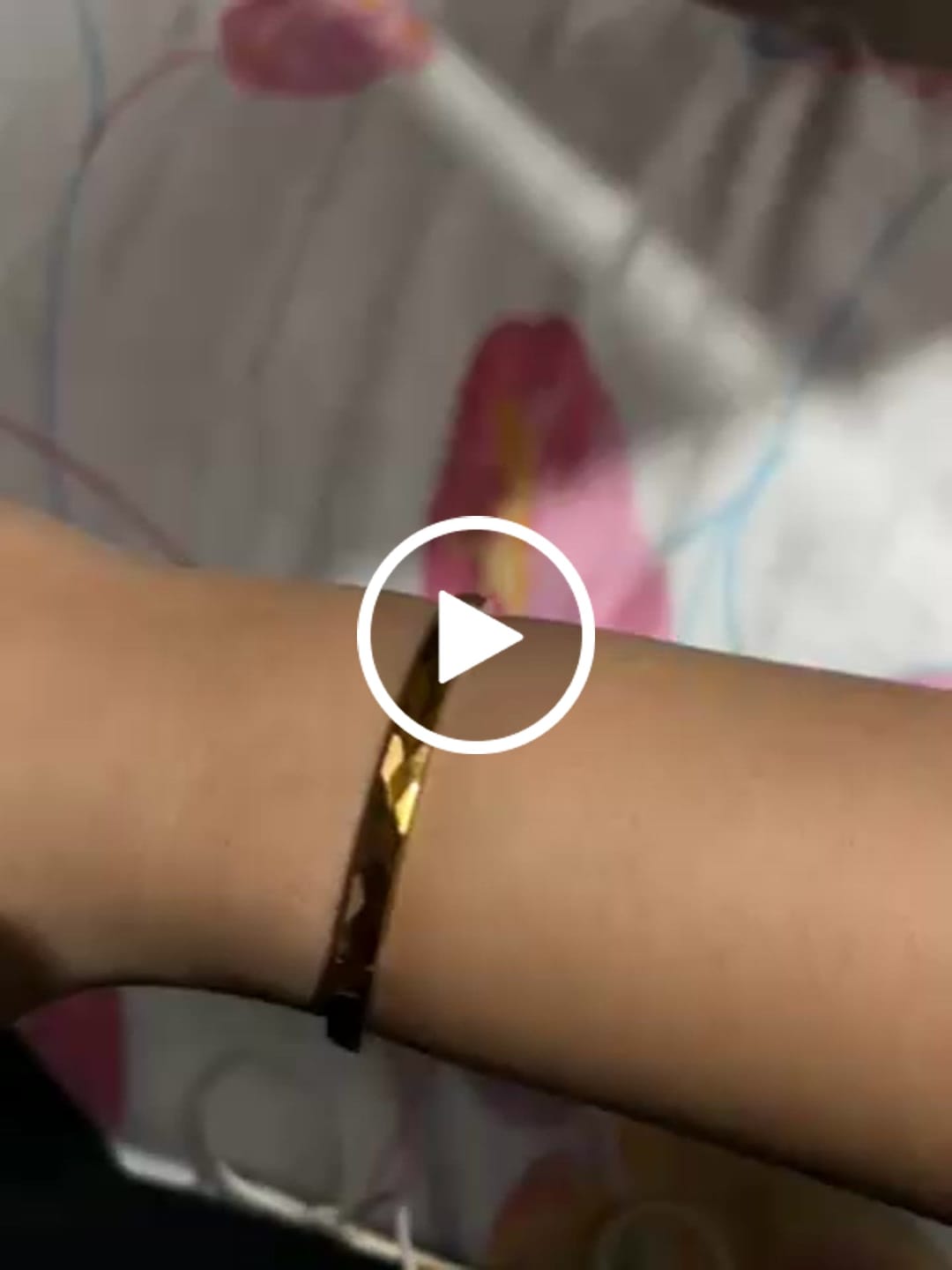 Customer video review of Gilded Haze Bangle Bracelet